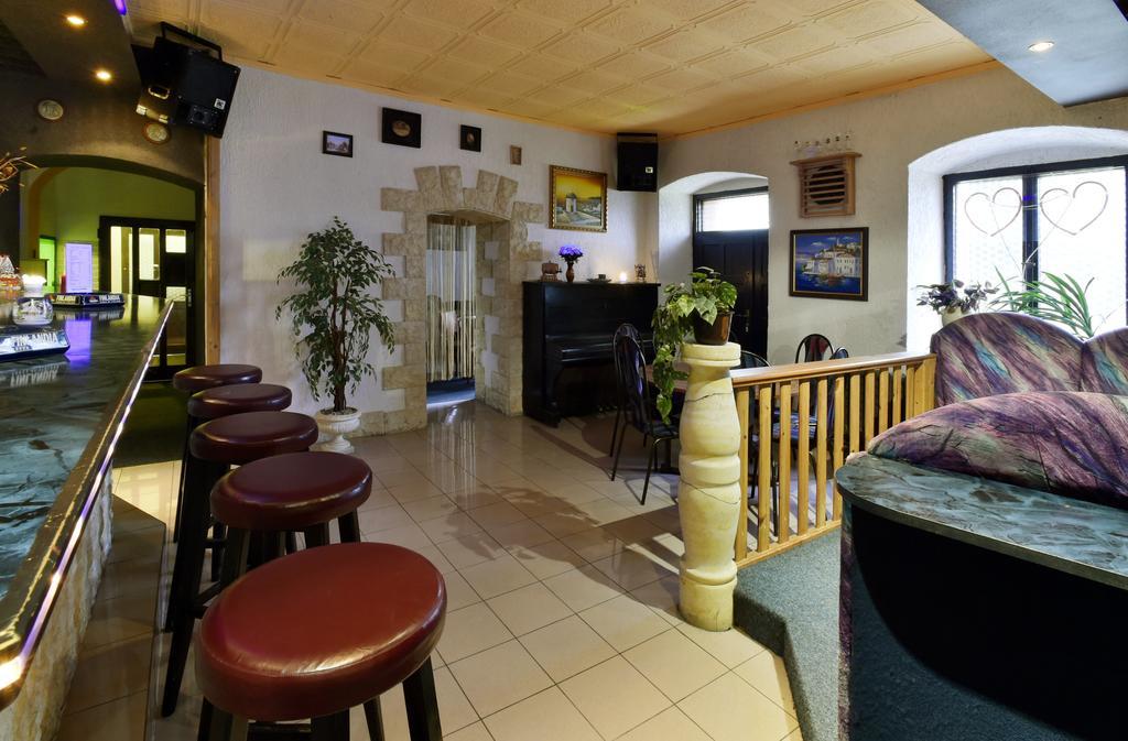 Hotel Kovarna Decin Luaran gambar