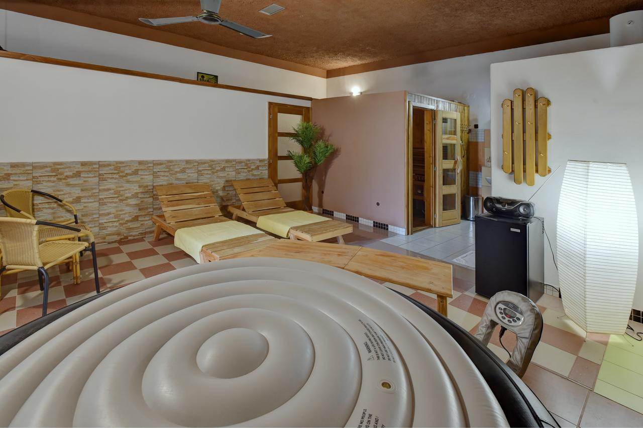 Hotel Kovarna Decin Luaran gambar